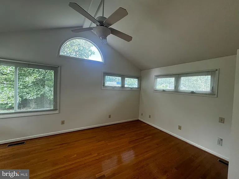 2508 Saint John Pl — Photo 30