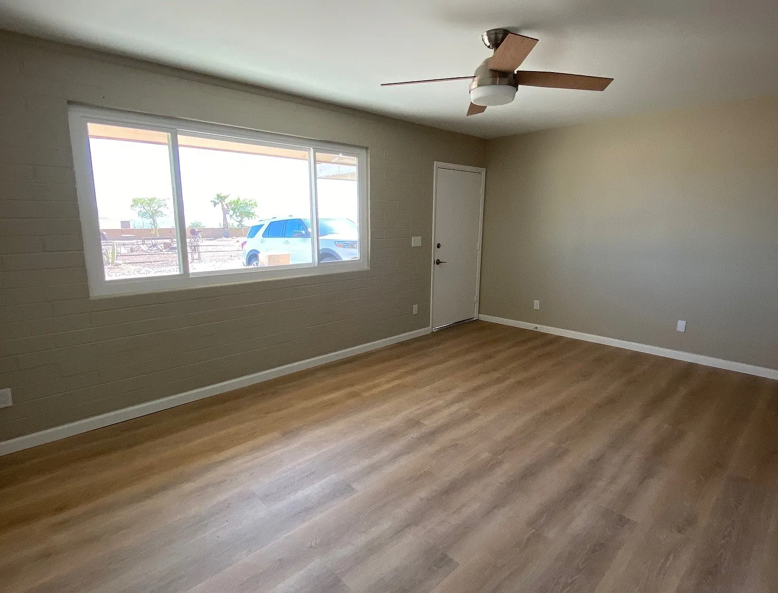 2 bed, 1000 sqft, $1,250 — Photo 2