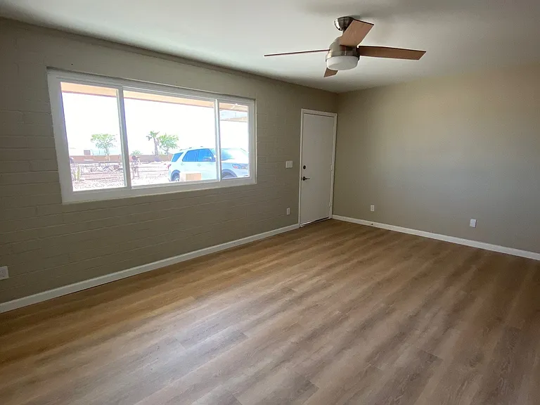 482 Monaco Ln #4 — Photo 2