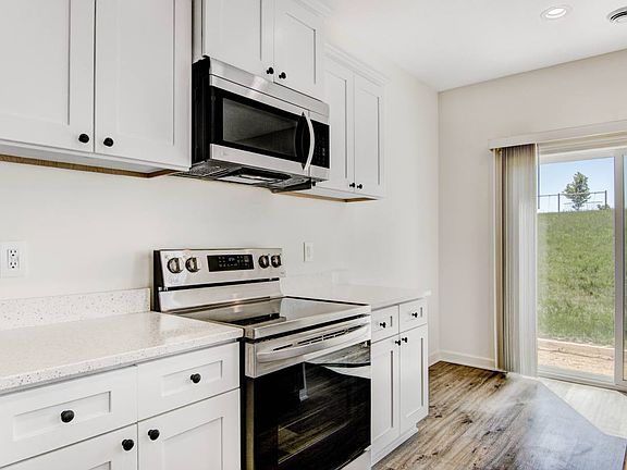 5th image of 2470 Dawes Pl