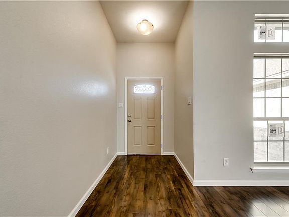 4th image of 513 Heather Ln