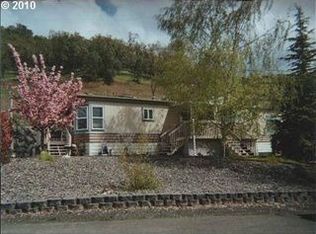 121 Fescue Ln, Roseburg, OR 97470