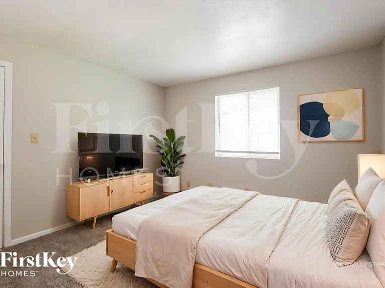 5607 Northport Dr — Photo 9