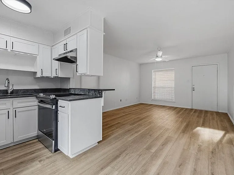 133 N Bailey Ave — Photo 15