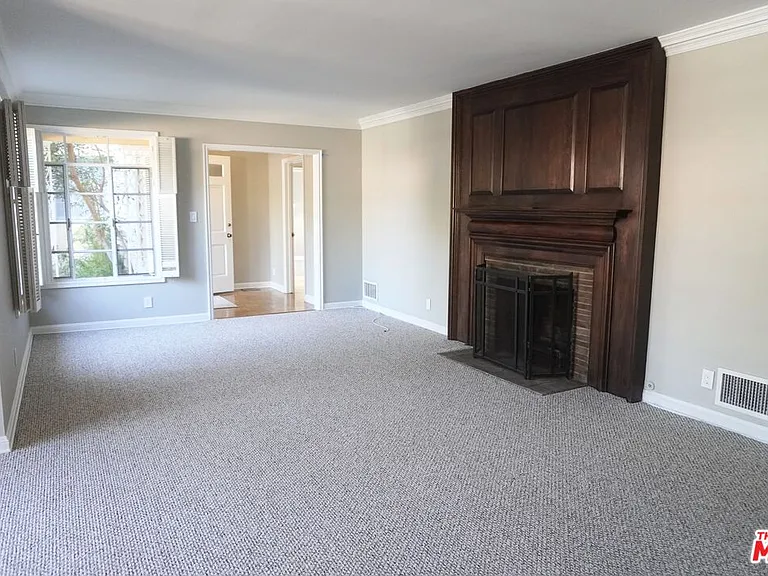 951 Masselin Ave — Photo 2