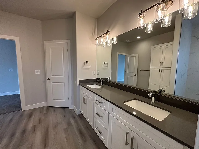 1085 S 4380 W — Photo 17