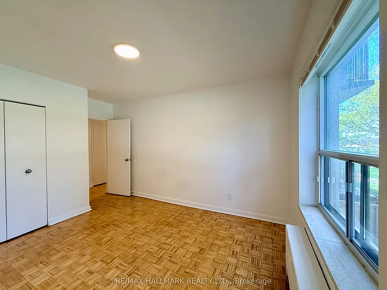 30 Upper Canada Dr #208 — Photo 11
