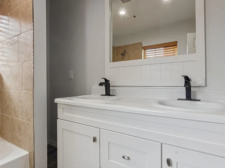 4505 Cochran St — Photo 15
