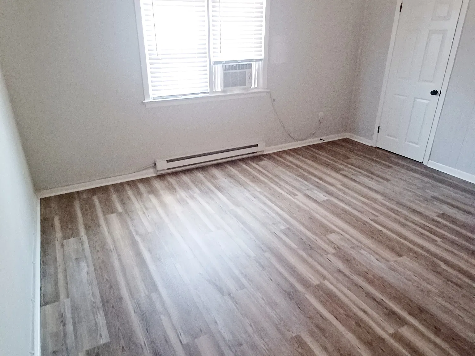 2 bed, 1000 sqft, $1,250 — Photo 4