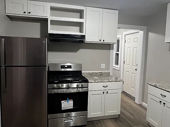 4th image of 1836 Churchill Dr