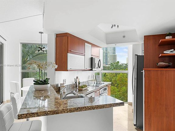 4th image of 110 Washington Ave APT 2521