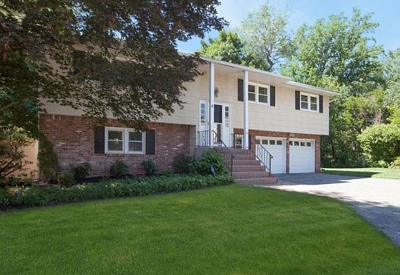 2nd image of 6 Masefield Ln