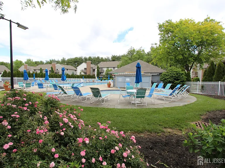 4707 Ravens Crest Dr — Photo 40