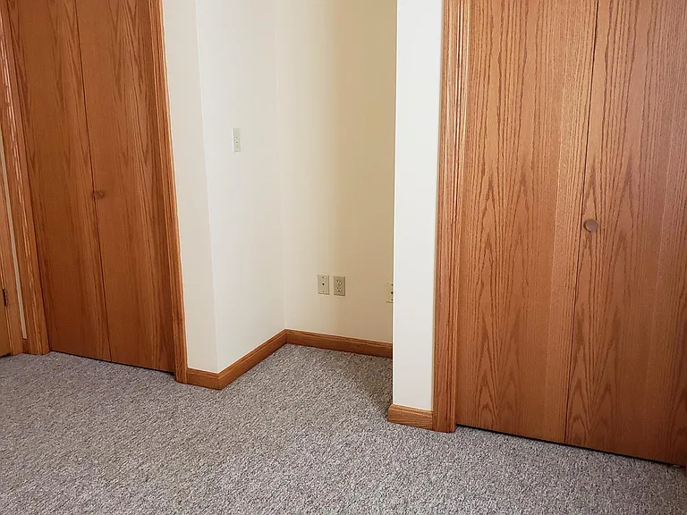 1346 Kundeck St — Photo 22
