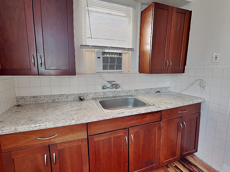 2904 W Chestnut St #3 — Photo 2