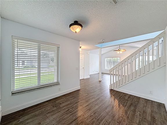 3rd image of 2747 Pinewood Ct