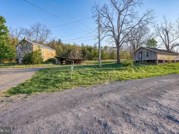 57 Metz Ln, New Bloomfield, PA 17068
