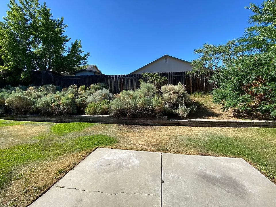 1001 Sunburst Dr
