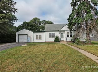 1318 Leslie Ave, Round Lake Beach, IL