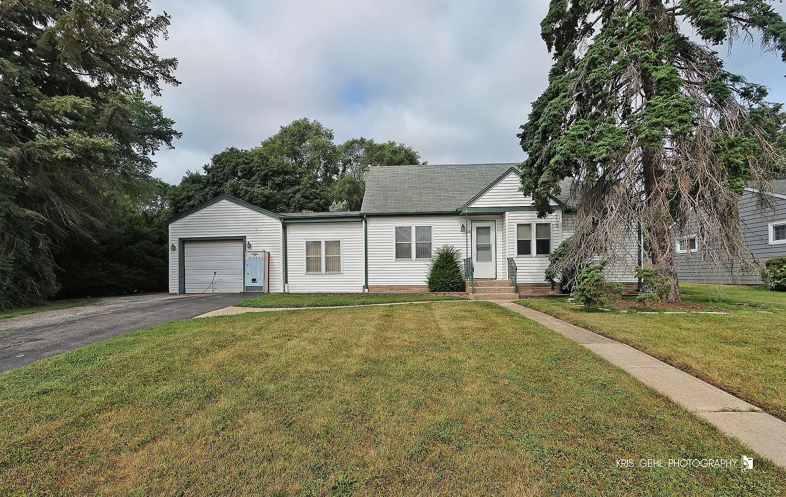 1318 Leslie Ave photo 1