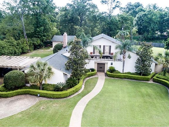 3rd image of 555 Belvedere Dr