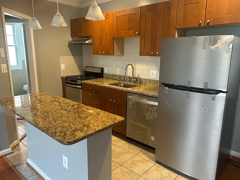 1209 Madison St NW #1 — Photo 4