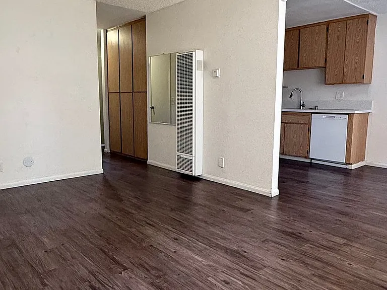3440 Helix St — Photo 2