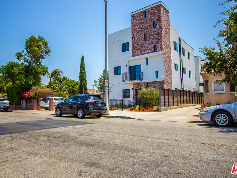 2206 Hauser Blvd — Photo 2