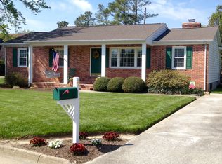 6 Saunders Dr, Poquoson, VA 23662