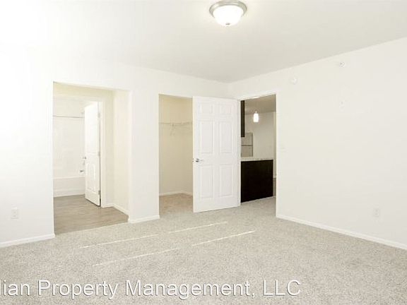 5th image of 3839 30th Ave S #211