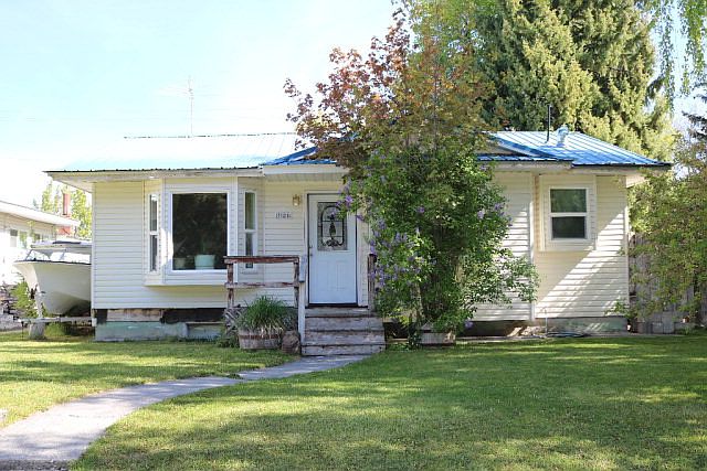 1st image of 386 W 21st St