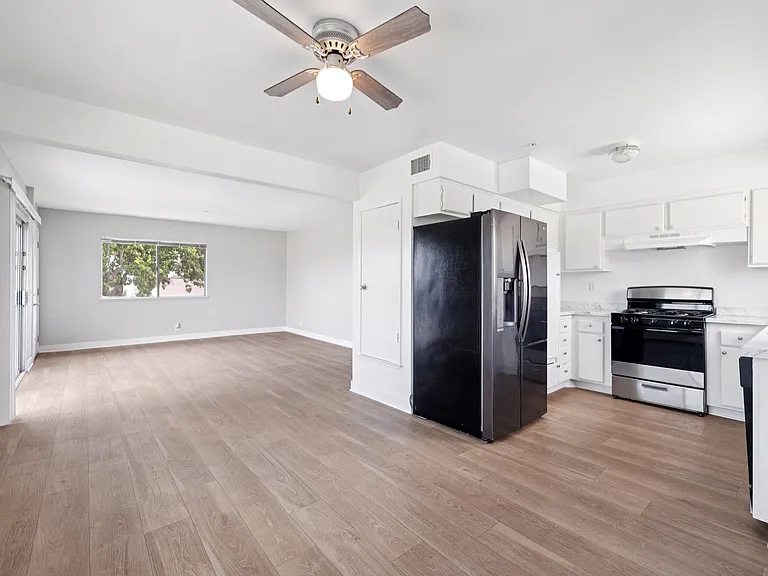 Ocean Villas Apartments — Photo 42