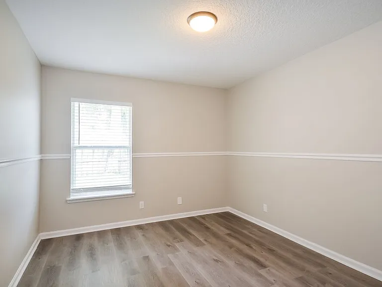 12640 Ashmore Green Dr S — Photo 17