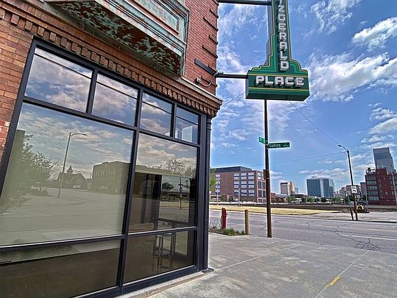 3rd image of 1626 Cuming St #0