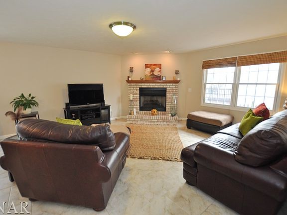 5th image of 35 Prenzler Dr