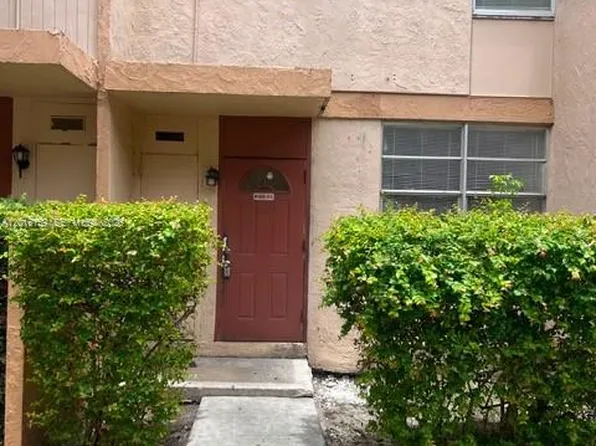 6166 SW 68th St #23, South Miami, FL 33143