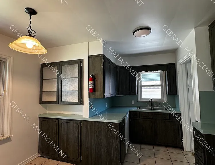 310 Chandler St — Photo 2