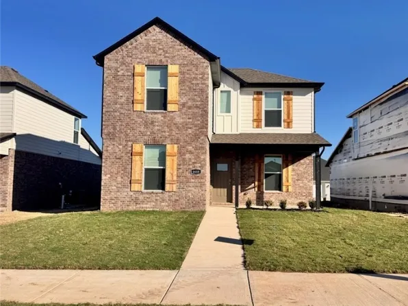 4688 W Aurora St, Fayetteville, AR 72704