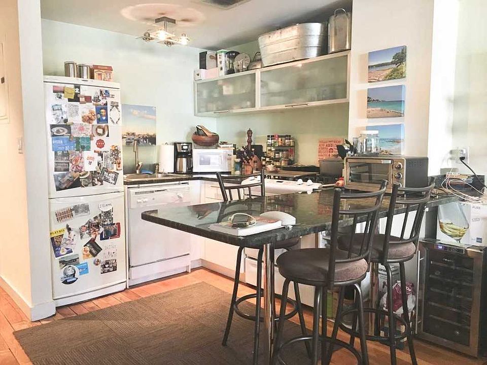 1st image of 19 Clinton St APT 404