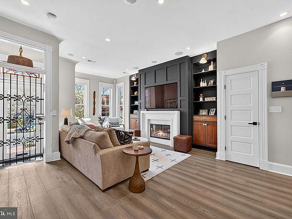 5th image of 234 12th St SE