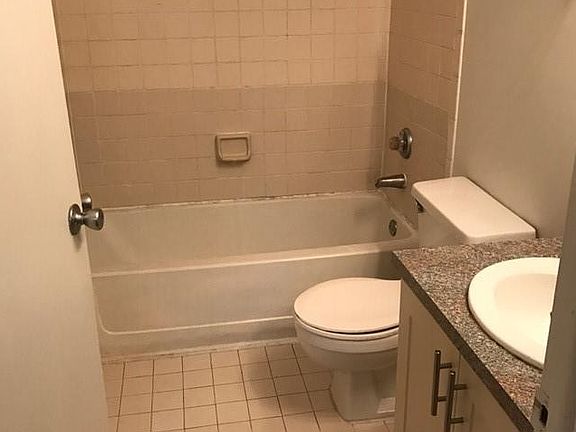 4th image of 9826 Nob Hill Ln #19826