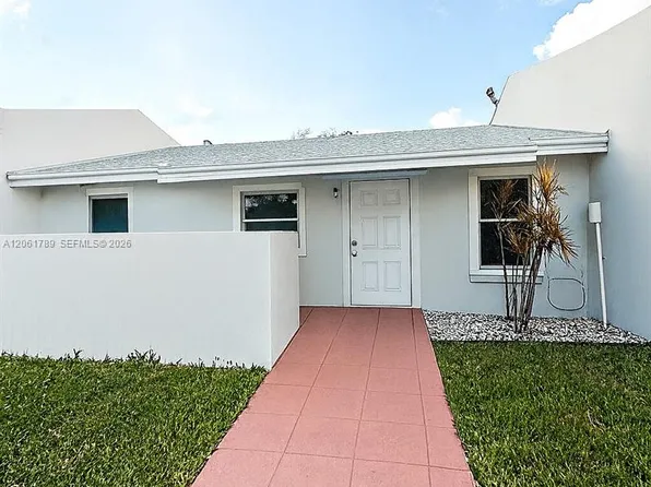 10385 SW 209th Ln, Cutler Bay, FL 33189