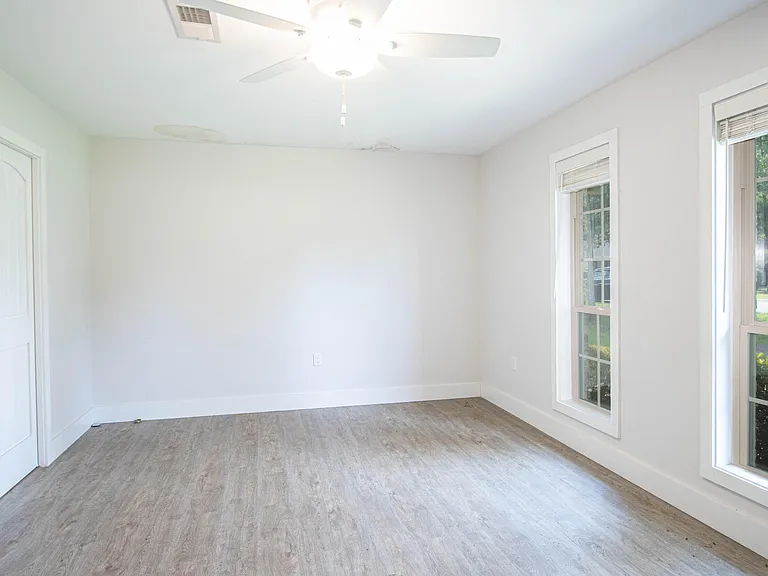 2417 Collins Blvd — Photo 13