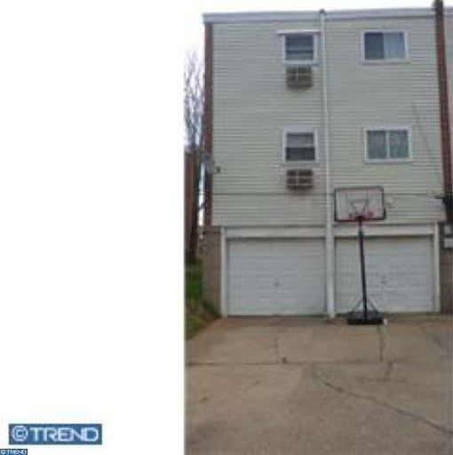 2nd image of 9438 Lansford St