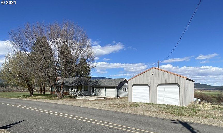 37833 Hudspeth Rd Baker City Or 97814 Zillow [ 515 x 863 Pixel ]