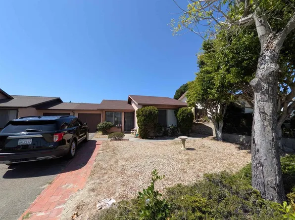 1521 Temple Heights Dr, Oceanside, CA 92056