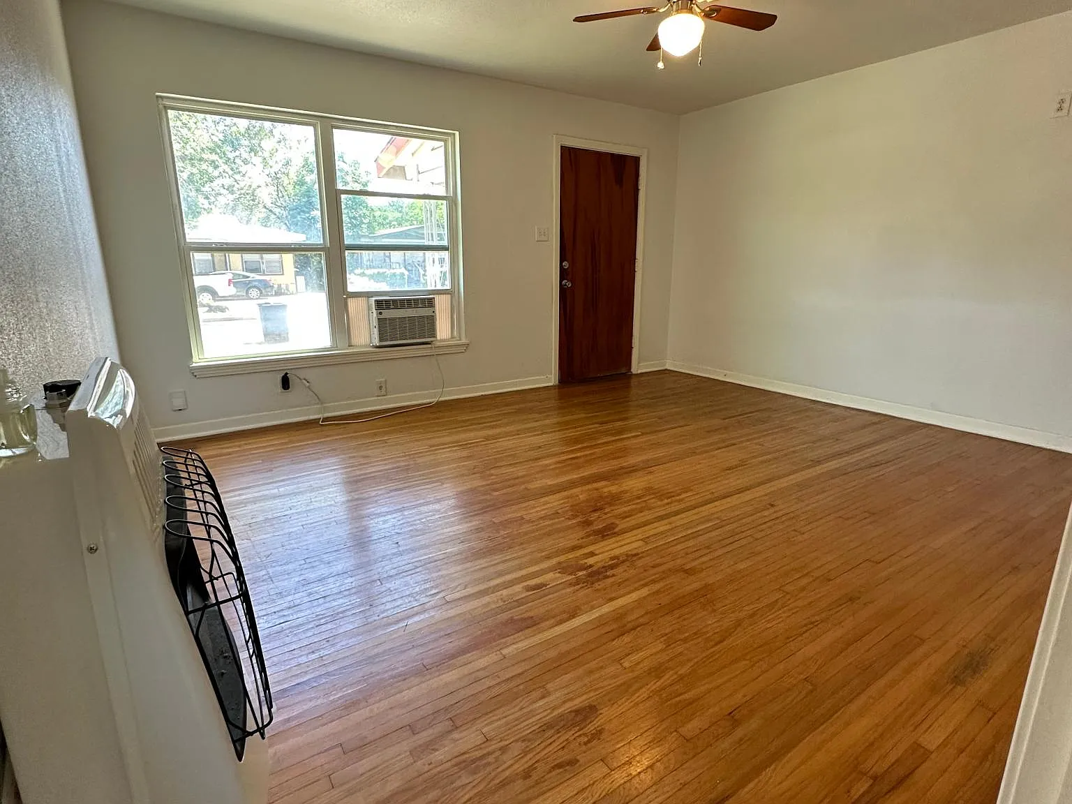 339 Nassau Dr — Photo 4