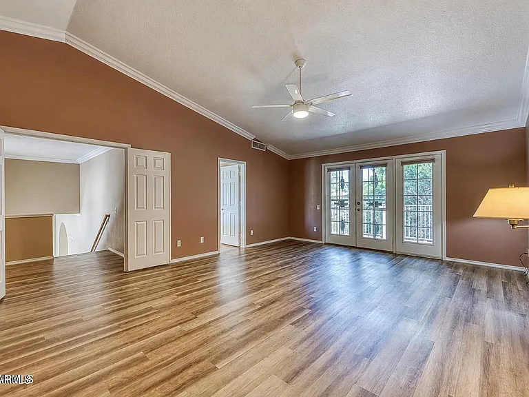 15811 N 9th Ave — Photo 9