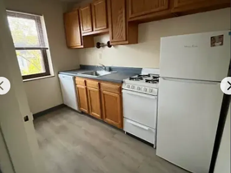 440 W 9th St — Photo 3