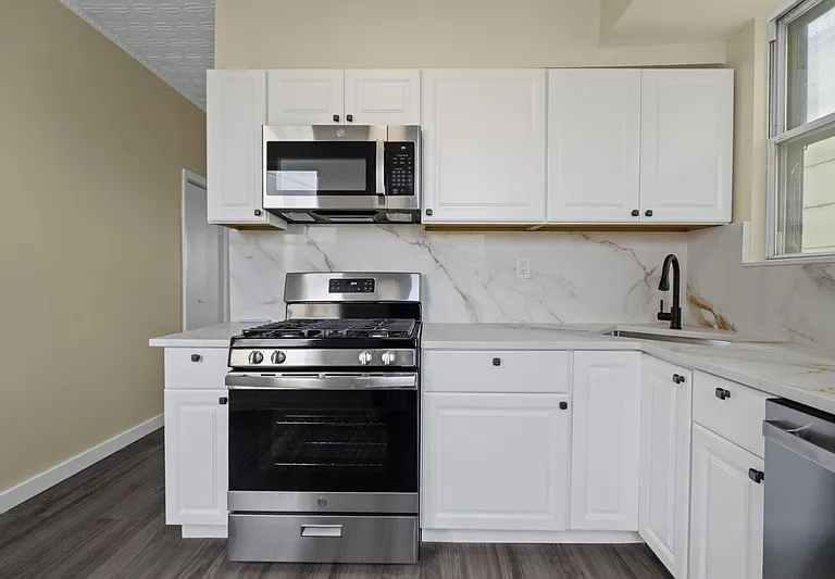 292 Claremont Ave #2 — Photo 1